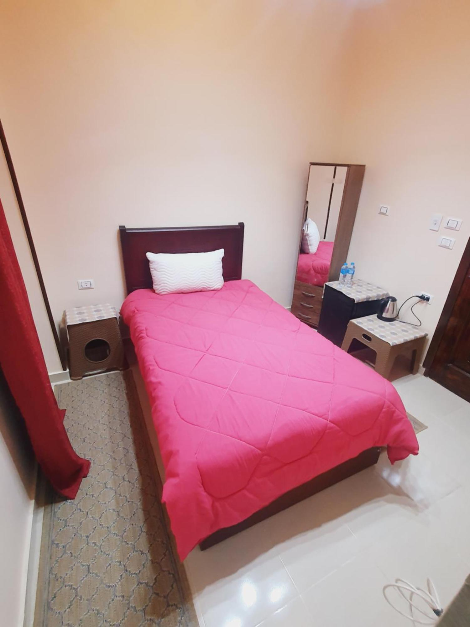 Andy Guest House Pyramids View Kafret el-Gabal Oda fotoğraf